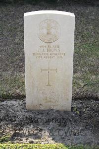 Ismailia War Memorial Cemetery - Brown, F J